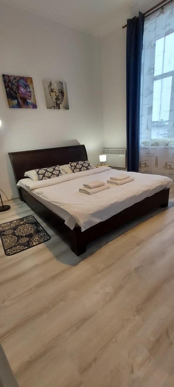 White Rooms On City Center Lemberg Exterior foto